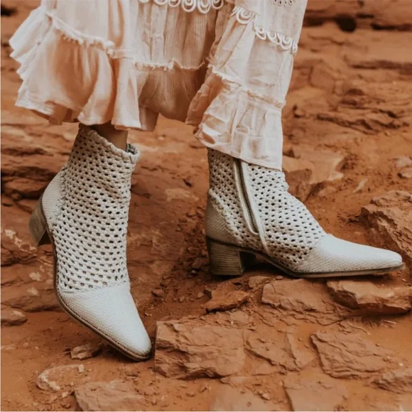 FREE PEOPLE In The Loop Woven Boots Size 37 - Picture 2 of 14